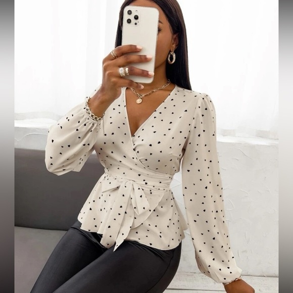 Hearts print belted peplum blouse - Picture 4 of 16